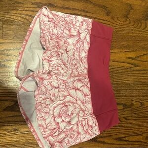 lulu shorts. size 2. Colorful pattern. 2.5 speedups.
